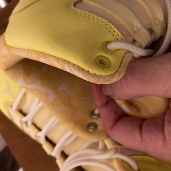 Neon yellow Aura Jordan’s - Picture 3 of 5